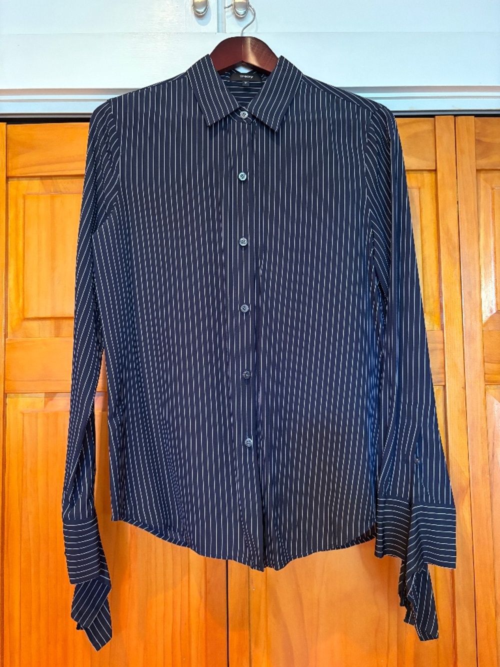 Theory 100% Silk Pinstripe Tie Cuff ShirtNavy Blue Shirt Size Med Long Sleeve